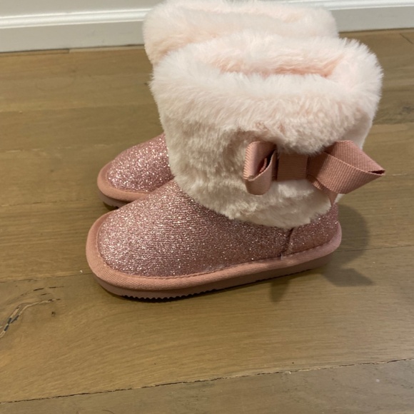 Never worn Joe Fresh Kids Pink Sparkle Furry Boots - Picture 7 of 7